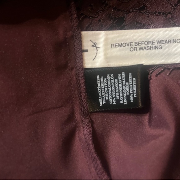 3/$15. Ann Taylor lace dress 0 - Picture 7 of 8